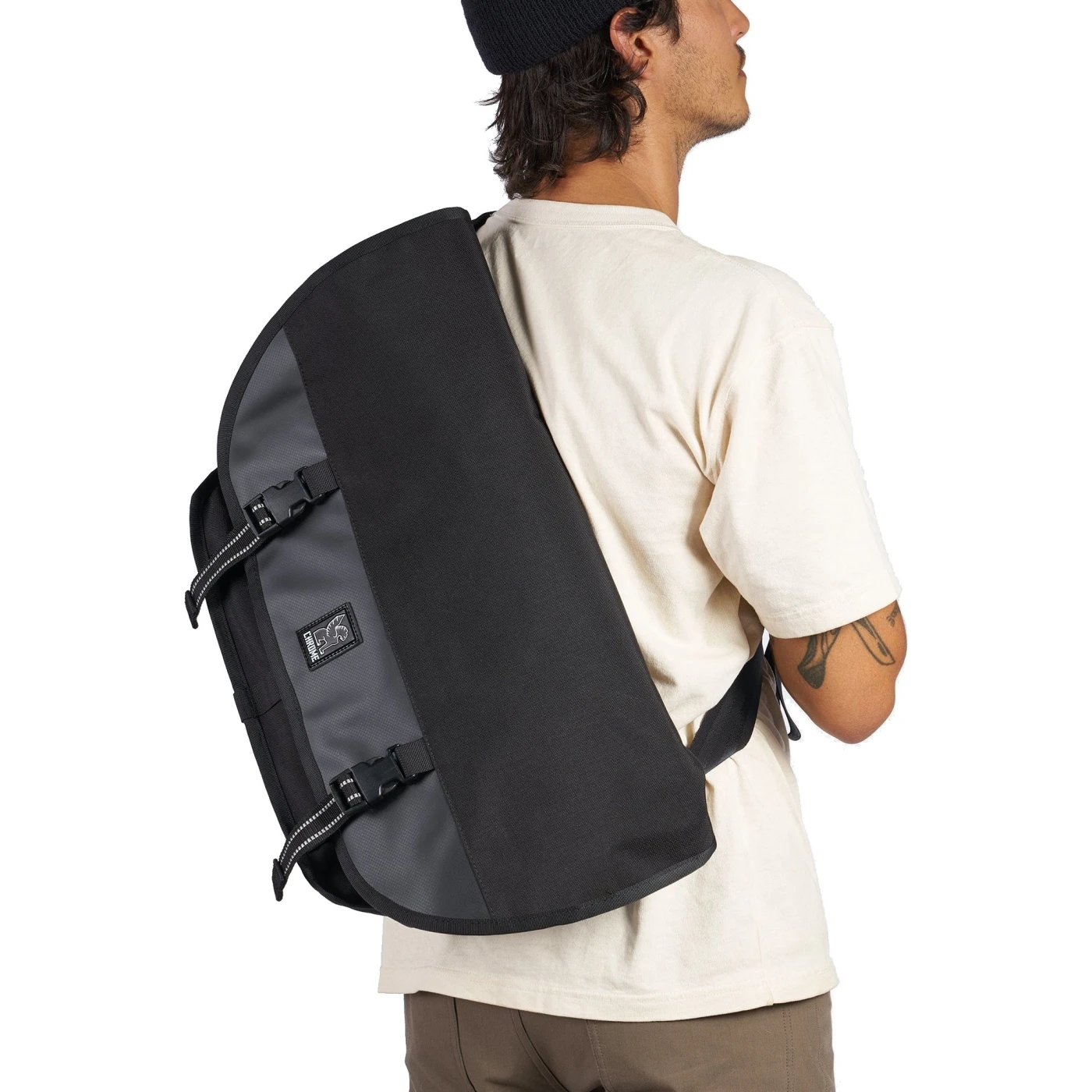 CHROME Citizen Messenger Bag - 24 L - Black XRF Reflective 7 CHROME Citizen Messenger Bag - 24 L - Black XRF Reflective - Image 7