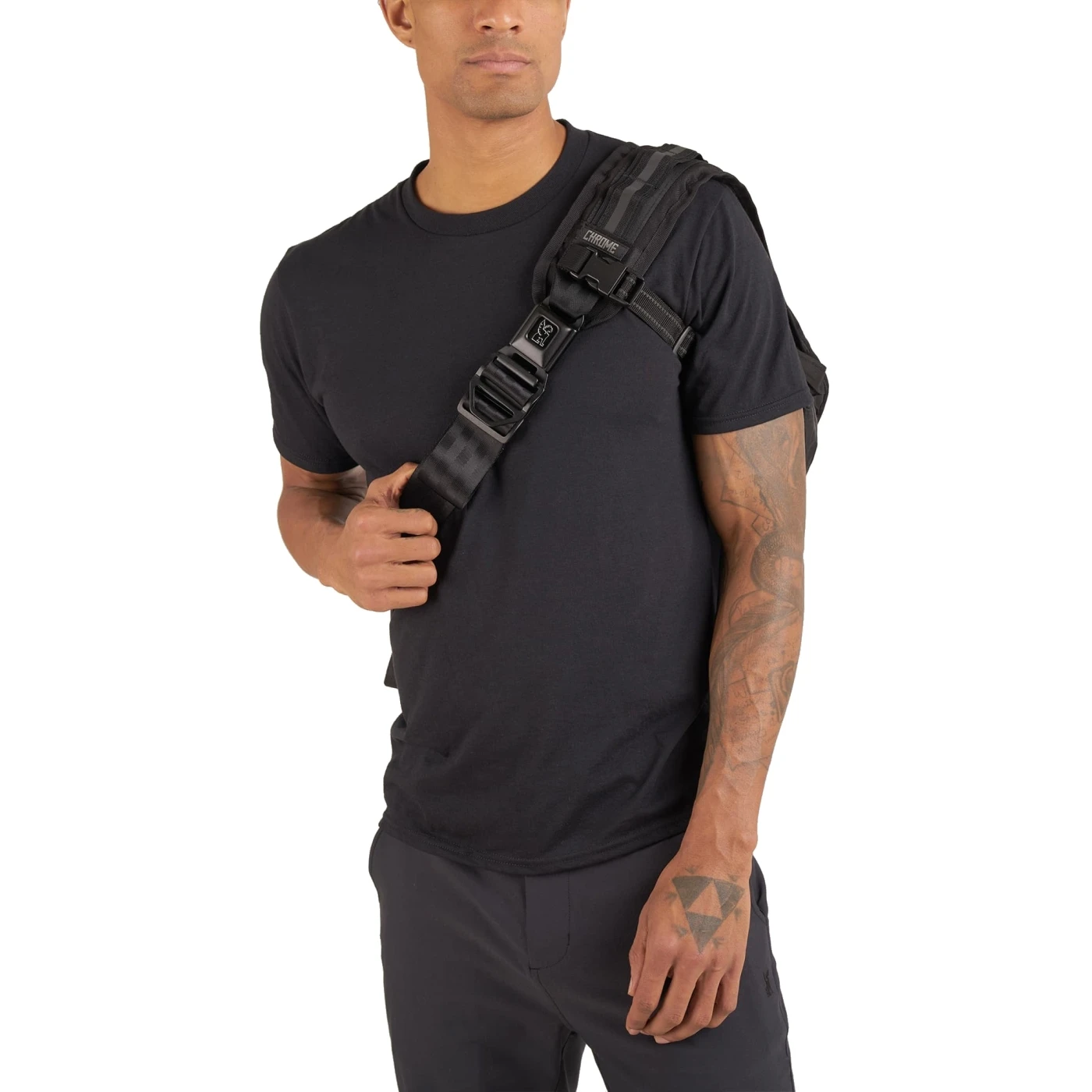 CHROME Citizen Messenger Bag - 24 L - Black XRF Reflective 8 CHROME Citizen Messenger Bag - 24 L - Black XRF Reflective - Image 8