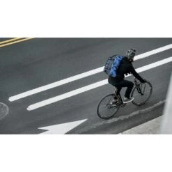 CHROME Citizen Messenger Bag - 24 L - Navy Tritone 10 CHROME Citizen Messenger Bag - 24 L - Navy Tritone -Chrome Industries Outlet Store bg 002 nvtr citizen messenger bag kuriertasche 24l navy tritone 4 1461455