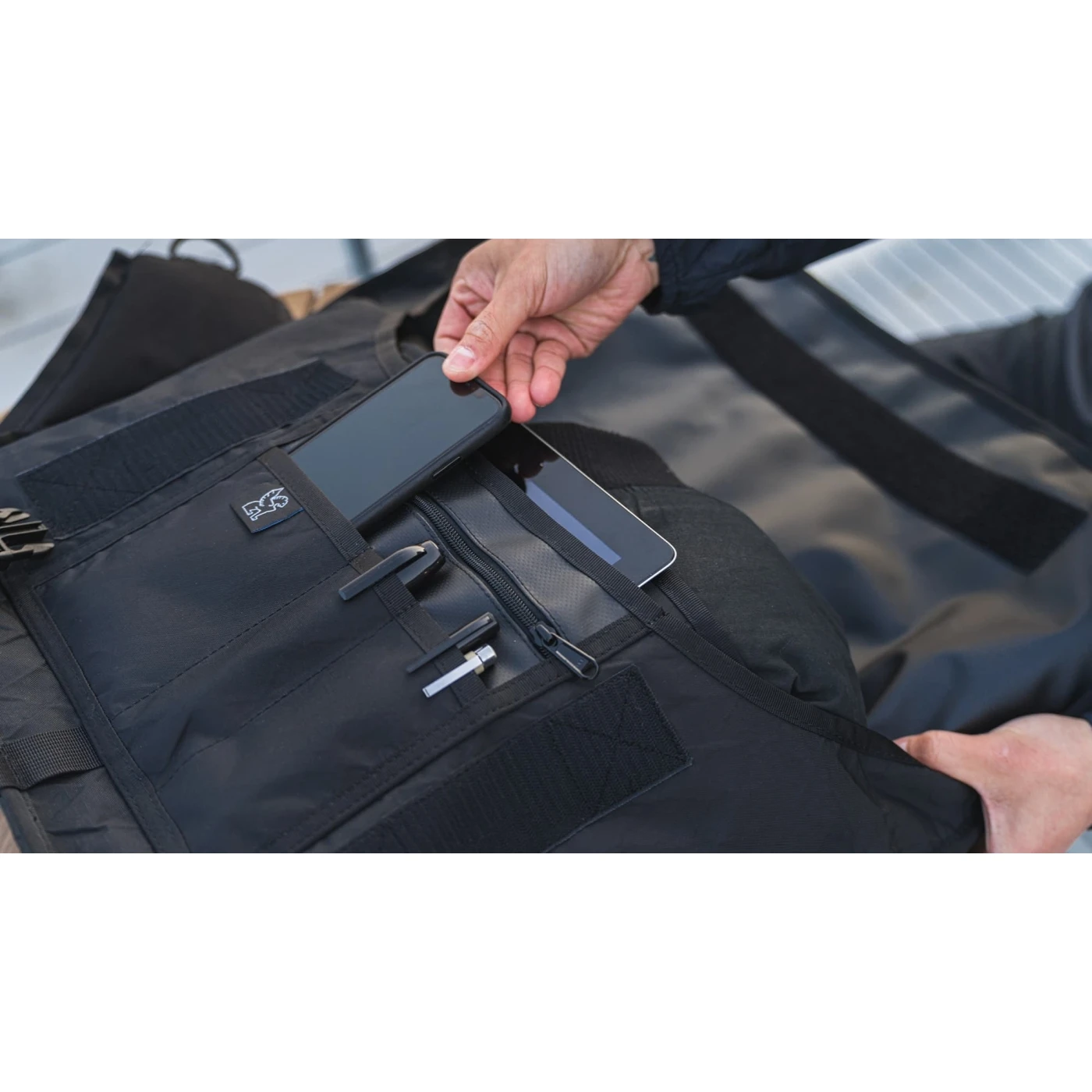 CHROME Citizen Messenger Bag - 24 L - Navy Tritone 5 CHROME Citizen Messenger Bag - 24 L - Navy Tritone - Image 5