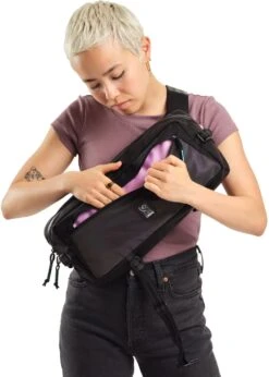 CHROME Kadet Sling Bag - 9 L - Black XRF Reflective -Chrome Industries Outlet Store bg 196 rbrf kadet sling bag umhaengetasche 9l rainbow reflective 6 1539872 1