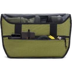 CHROME Simple Messenger MD - 15L - Olive Branch -Chrome Industries Outlet Store bg 332 olbr simple messenger md 12l kuriertasche olive branch 4 1220395