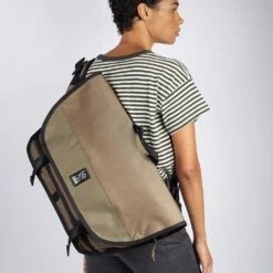 CHROME Buran III Laptop Messenger Bag - 24L - Black -Chrome Industries Outlet Store chrome industries buran iii black 06 979659