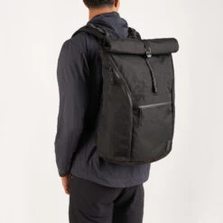 CHROME 22X Yalta 3.0 Backpack - BLCKCHRM -Chrome Industries Outlet Store chrome yalta3 black 10 818859