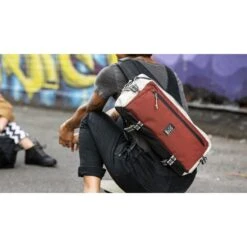 CHROME Kadet Sling Bag - 9 L - Studio Black -Chrome Industries Outlet Store fw22 kadet gallery brickt 1461375