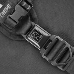 CHROME Mini Metro Messenger Bag - 20.5 L - Black -Chrome Industries Outlet Store hrome mini metro messenger bag kuriertasche 3 1548526